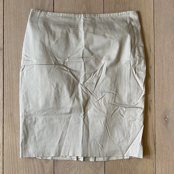 LOFT Khaki Pencil Skirt, Size 4P - Picture 1 of 3